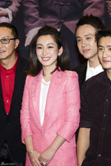 组图：秦海璐出席活动桃粉造型娇艳欲滴