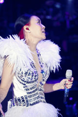 组图：那英跨年成都开唱 演绎四川民歌引发合唱