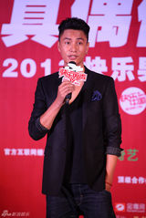 组图：陈坤任快男评审自称话痨 撂狠话别讨好我