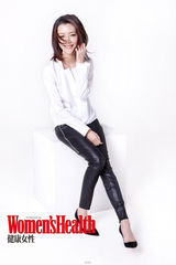 组图：车晓最新黑白写真 清新自然独有气质