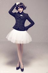 组图：唐于鸿致敬《天使爱美丽》 写真梦幻迷人