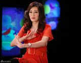 高清图：孟广美红艳夺目主持节目 新戏开播春风得意