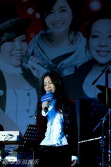 幻灯组图：珍爱女人齐聚北京 巡演发布经典连唱