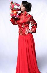 高清组图：杨若兮贺岁写真 身穿唐装显浓浓年味