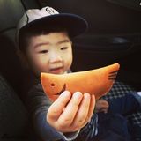 组图：韩国丑萌小正太再曝萌图 小眼咪咪喜感足