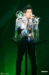 周杰伦演唱会与脱衣舞娘热舞 气氛异常火爆(图)