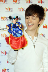 高清组图：Lady Gaga师弟格雷森台湾行可爱卖萌