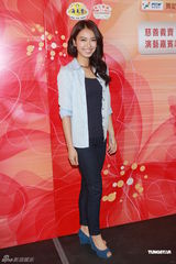 组图：张名雅否认抛弃旧友 知道曝料者是谁