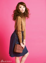 组图：日本模特宫田聪子示范89款秋季服饰搭配