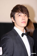 组图：《华丽的挑战》台湾将播 始源东海无奈被配音