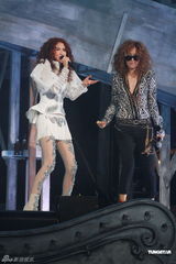 组图：薛凯琪红馆首开个唱 房祖名方大同共助阵