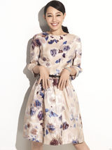 组图：白百何登《精品》 清新柔美兼犀利