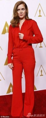 组图：群星闪耀奥斯卡提名午宴 亚当斯红装吸睛
