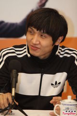 组图：黄建新父子档合作 江珊带病宣传被赞敬业