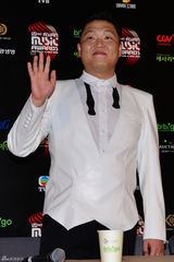 组图：2012MAMA盛典落幕 鸟叔等亮相获年度大奖