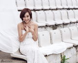 组图：杜若溪冰雪写真 白裙优雅小露性感