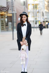 组图：盛君个性礼帽小领结 尽显英伦俏皮范儿