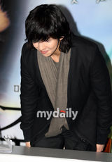 幻灯图集：金基范黄宝拉甜蜜亮相宣传《注文津》