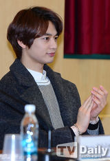 组图：SHINee帅气出任首尔江南区观光宣传大使