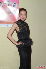 组图：张智霖重临福地 吴雨霏拒提旧受余文乐