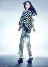 组图：石天琦3D花影写真演绎梦幻浪漫风情