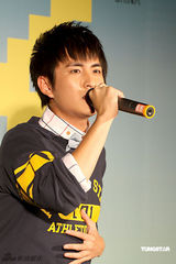 幻灯：黄靖伦发片大呼《我的妈》 咸鱼也要跃龙门