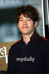 组图：朴宰正出席《我们见过面吗》媒体首映