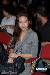 组图：林忆莲红馆开唱从天而降 贴身辣舞意识大胆