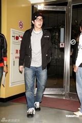 幻灯组图：李玟个唱玩变装秀 浴池上演“贵妃醉酒”