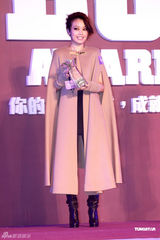 组图：金贤重香港获大奖 阿SA无缘和男友过圣诞