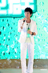 高清：吴克群遭遇赤脚女粉丝 汪涵杨乐乐夫妻档吸金