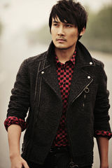 高清组图：张铎新写真帅气俊朗 为新戏酝酿感情