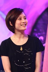 高清图：孙俪做客《光荣绽放》 应对演技质疑