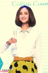 组图：张歆艺性感现身有望年底与男友完婚