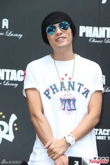 组图：周杰伦被问订婚笑而不答 与昆凌游夏威夷