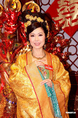 组图：《公主嫁到》新人完婚 陈豪佘诗曼耍花枪