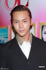 组图：容祖儿幻想有另一半 陈伟霆否认拍裸照