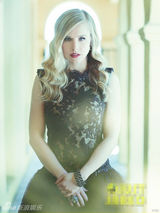 组图：克里斯汀登杂志封面 尽显妩媚高贵