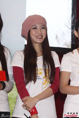 组图：郭书瑶热裤亮相宣传 陈绮贞现身支持