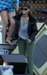 幻灯图集：蕾哈娜亮相迈阿密海岸 为演唱会积极准备