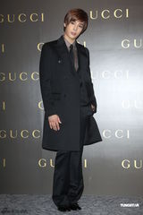 组图：琦琦孟广美红配绿走秀 孟广美明年春天结婚