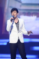 高清组图：新浪网络盛典 满江献唱《中华诵》