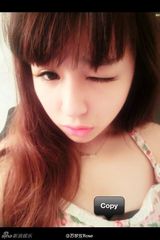 组图：好声音萌妹曝性感照 叼烟狂野秀乳沟