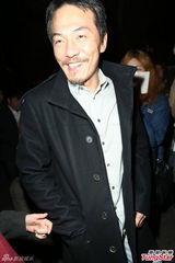 组图：陆川戴立忍曾宝仪等现身张震婚礼