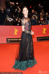 组图：柏林电影节闭幕式红毯 中国女星美艳出挑