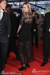 《纯洁星期六》首映 安东-沙金携斯维塔纳似情侣