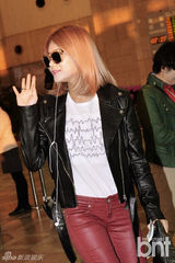 组图：CNBLUE与FT等赴日开唱亮相机场