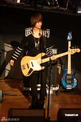 幻灯图：FTIsland台北开唱 主唱李弘基魅力四射