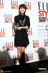 高清图：徐静蕾牵手黄立行 《杜拉拉》未映先拿奖