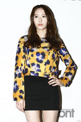 组图：EXO-Kf(x)孔孝珍等亮相某品牌纪念活动